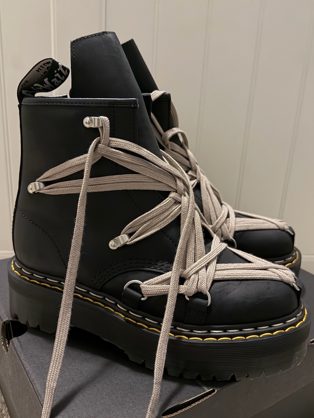RICK OWENS x DR. MARTENS PENTAGRAM COLLAB BOOTS - Picture 4 of 4